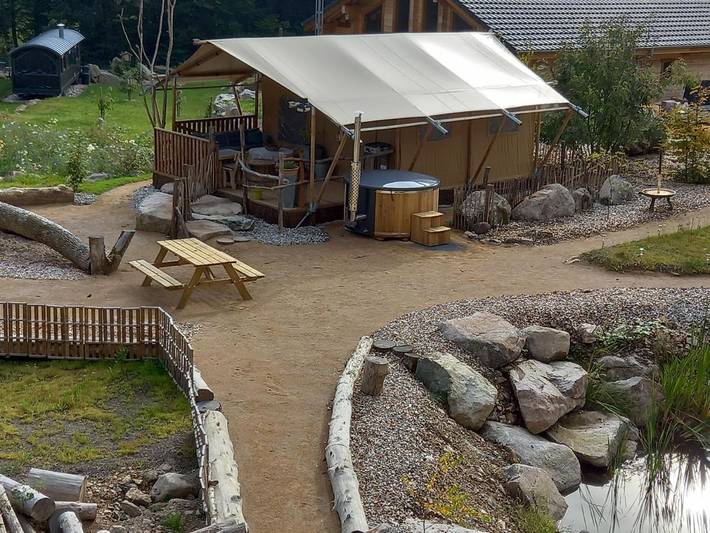 Tente pour 2 personnes, avec jacuzzi et jardin - 1