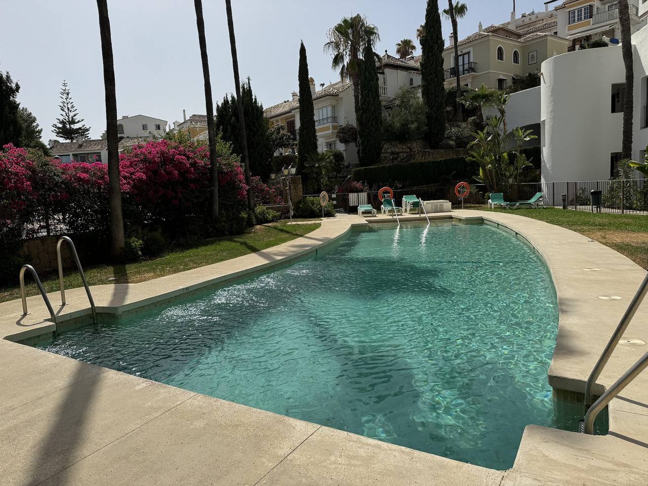 Geheel vakantieappartement, Mijas - Apartment - Sleeps 4 - Pool - Garden in Mijas Golf, Mijas