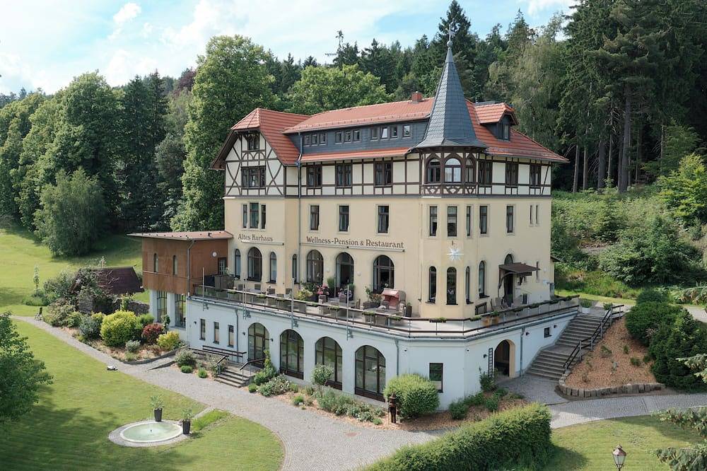 Altes Kurhaus Lückendorf/Oybin im Zittauer Gebirge/Südhanglage # Schloss Glowe # in Lückendorf, Oybin