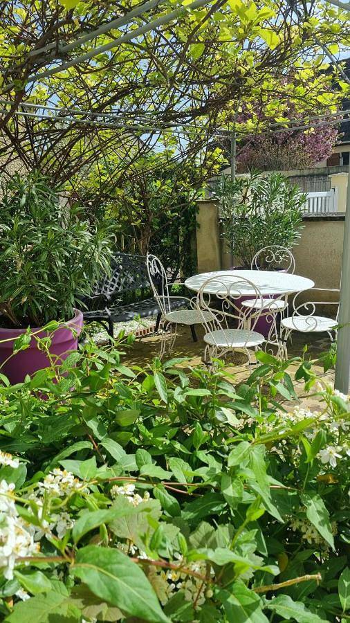 Gîte pour 4 personnes, avec terrasse à Cannes-Écluse
