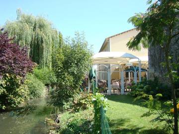 Hôtel pour 5 personnes, avec terrasse et jardin à Vouillé