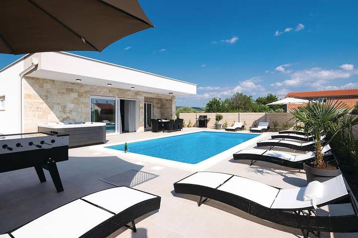 Feriehus for 8 personer, med jacuzzi, husdyr tilladt - 1