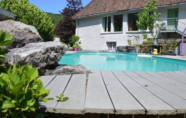 Chambre d’hôte pour 5 personnes, avec piscine et jardin dans Cusance
