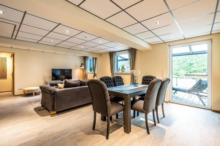 Hotel für 6 Personen, mit Sauna und Ausblick sowie Terrasse, mit Haustier im Ahrtal - 3