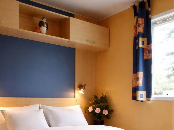Camping des Bains - Mobilhome 4 personnes - Super Venus in Saint-Honoré-les-Bains, Parc naturel régional du Morvan