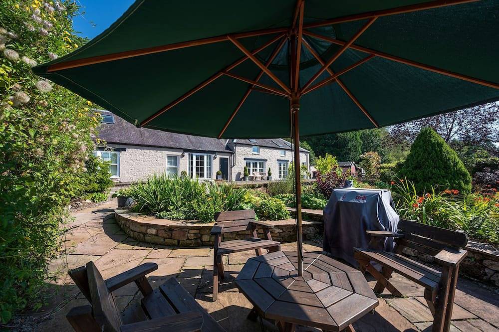 Charming Fully Refurbished Garden Cottage  in Dumfries and Galloway