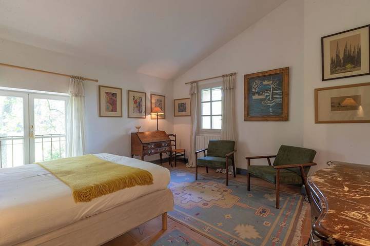 Vacation Home for Rent in Provence, Near the Alpilles—6 Bedrooms in Eyragues, Arles und Umgebung