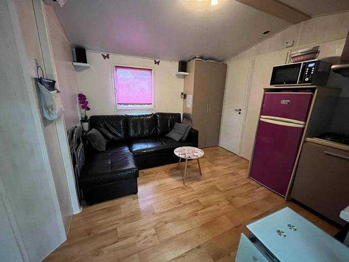 Camping pour 6 personnes, avec jardin ainsi que piscine et jacuzzi, adapté aux familles à Gassin - 3