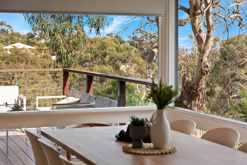 Coastal Hideaway Mccrae - relax amongst the gum trees in McCrae, Mornington Peninsula
