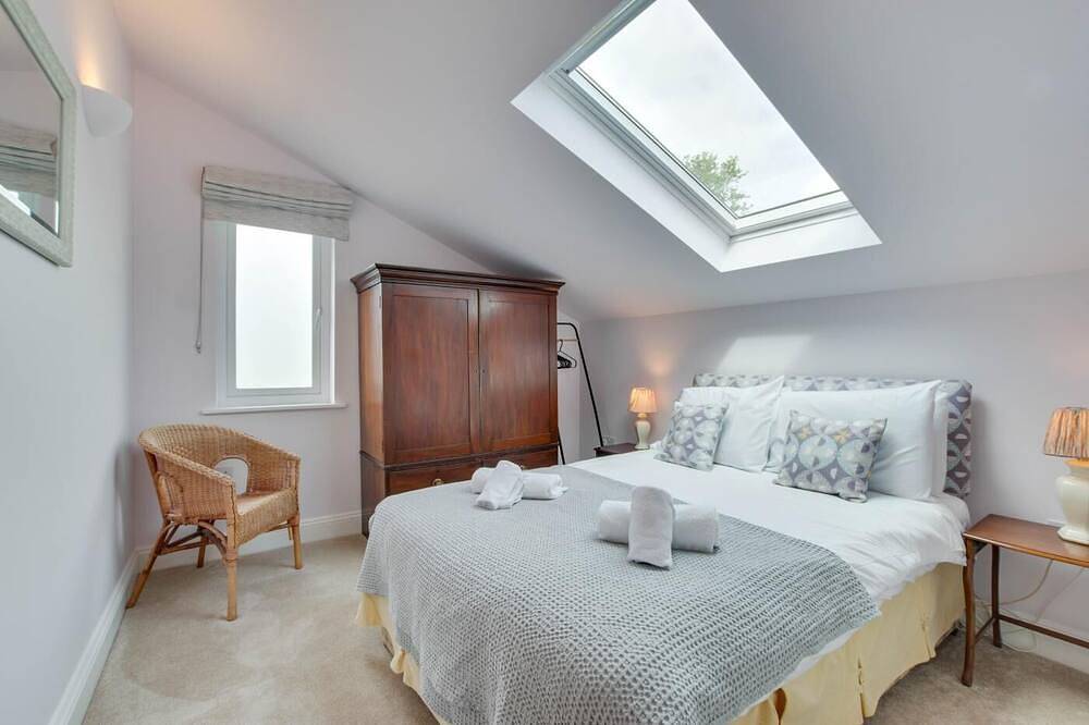 5 Bed in Gower (oc-hh101) in Swansea region