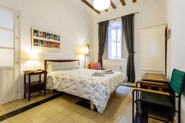 Vacation Rental for 8 Guests in Cadiz Old Town, Cádiz, Picture 1