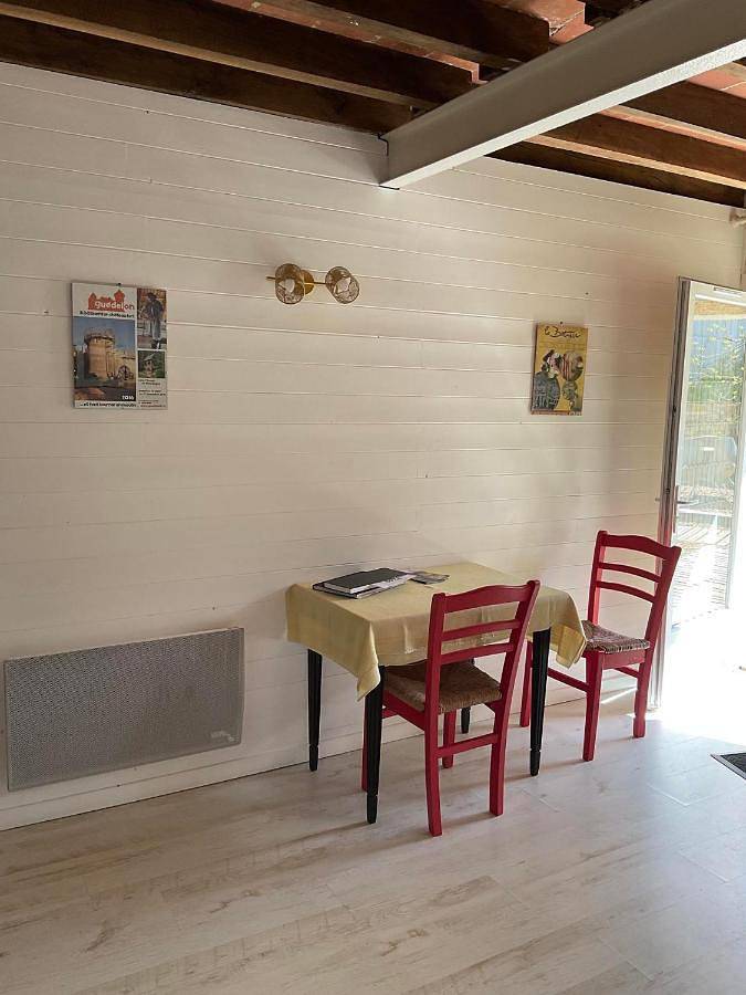 Location de vacances pour 3 personnes, avec jardin ainsi que terrasse et vue, animaux acceptés à Lainsecq - 4