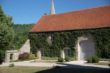 Cottage pour 2 personnes, avec piscine et jardin à Lusigny-sur-Ouche