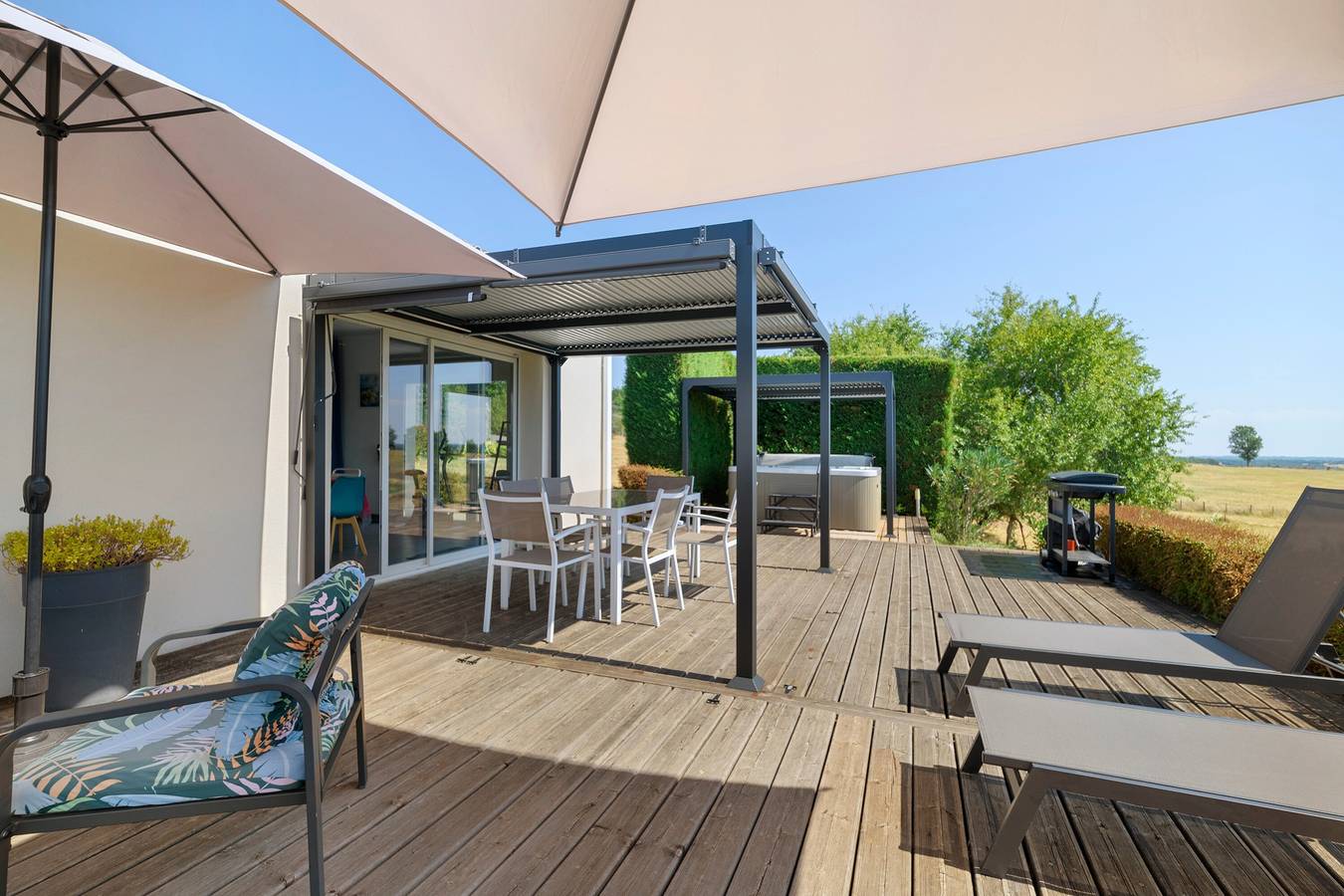 Ferienhaus 'Maison Campagne Avec Piscine Et Spa' mit privatem Pool, Wlan und Klimaanlage in La Salvetat-Belmontet, Tarn-et-Garonne