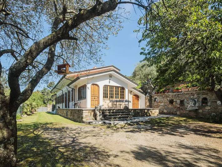 Villa pour 10 personnes, avec jardin dans Massa-Carrara