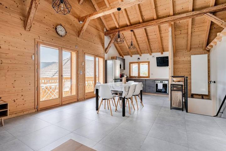 Gîte pour 5 personnes, avec vue et balcon, adapté aux familles à Mieussy - 3