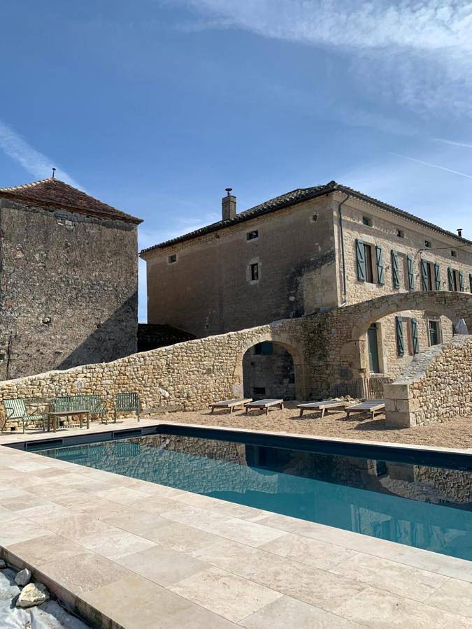 Chambre d’hôte pour 2 personnes, avec Terrasse ainsi que Jardin et Piscine dans Amarens