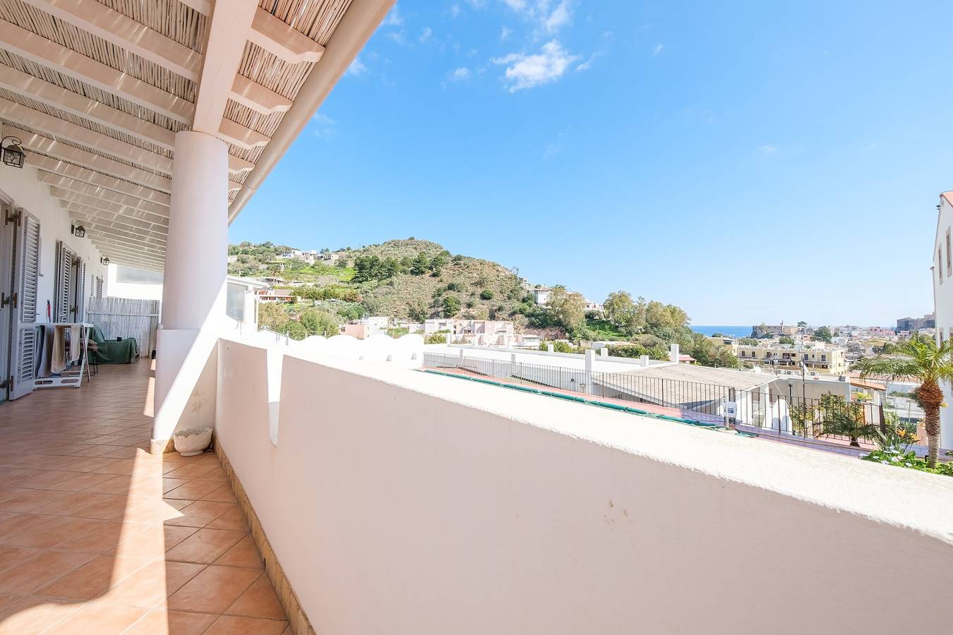 Apartamento entero, Apartamento 'Suite De Pasquale 3 Camere' con vistas al mar, Wi-Fi y aire acondicionado in Lipari