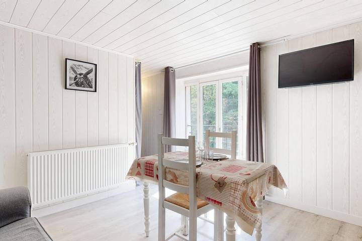 Appartement entier, L'Ermitage - Jura - Tv in Salins-les-Bains, Jura Francais