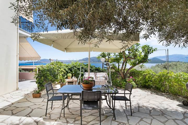 Entire studio, Studio Apartment 'With Mountain View' with Sea View in Nikiana, Alexandros