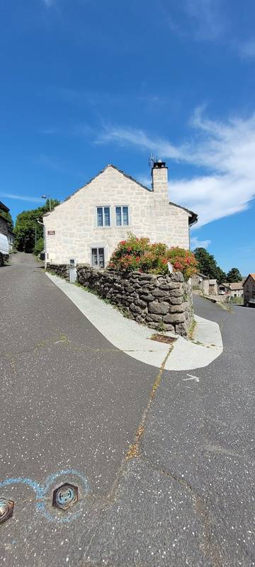 Gîte pour 4 personnes, avec terrasse et jardin à Saint-Front