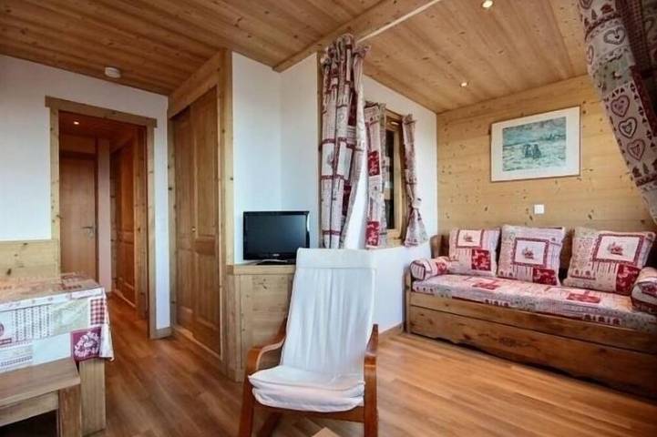 Entire apartment, Charming renovated apartment, 4 ppl, ski-in/ski-out, close to shops in Plagne Centre, La Plagne-Tarentaise