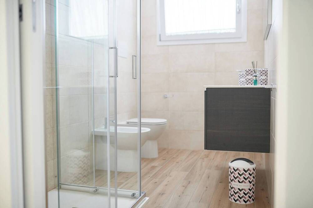 Apartamento entero, Nuevo en Jesolo con piscina, cerca del mar. Apartamento 4 in Lido di Jesolo, Jesolo