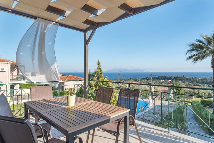 Villa for 5 people, with yard and children pool, with pets in Kefalonia