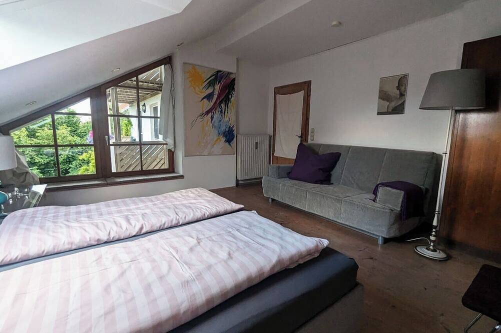 Große Ferienwohnung im Allgäu mit Balkon, Bergblick & Garten kunstvoll gestaltet in Ruderatshofen, Bayerisch Schwaben