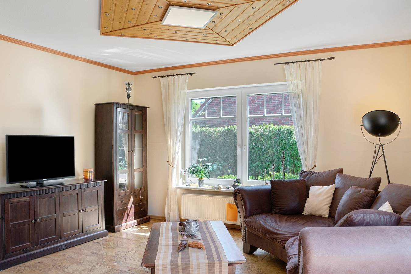 Ferienhaus 'Ginas Ferienhaus' in sehr ruhiger Wohnlage mit großem Garten in Nenndorf, Nordseeküste