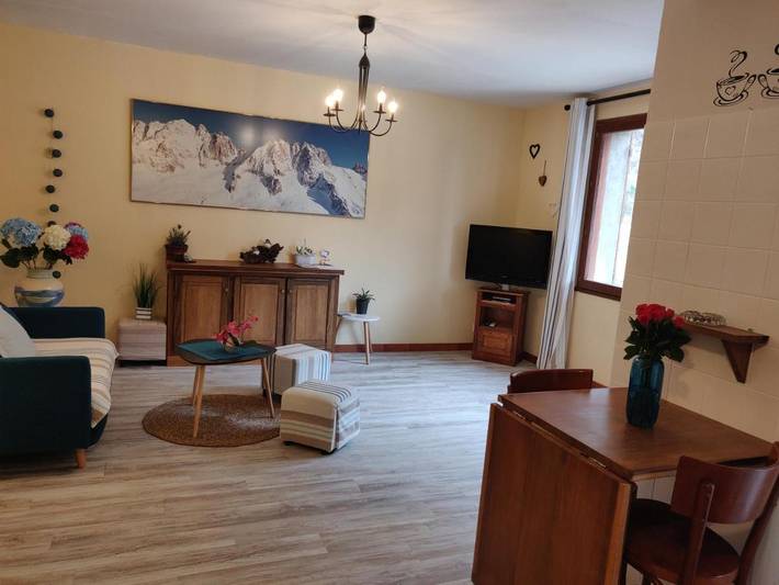 Gîte pour 3 personnes, avec vue et jardin à Le Lauzet-Ubaye