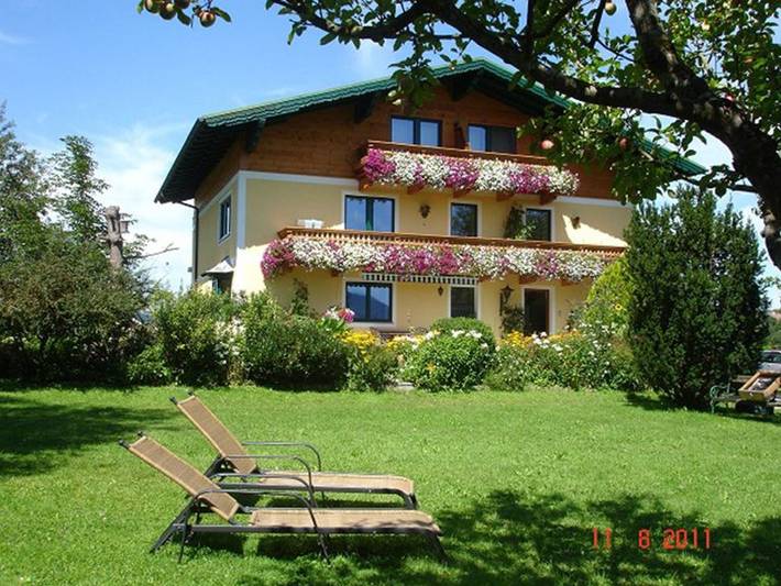 Ferienwohnung für 4 Personen, mit Balkon und Garten sowie Ausblick am Mondsee