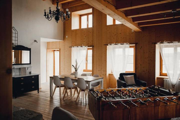 Gîte pour 6 personnes, avec jardin et vue, adapté aux familles dans Les Ponts De Martel - 4