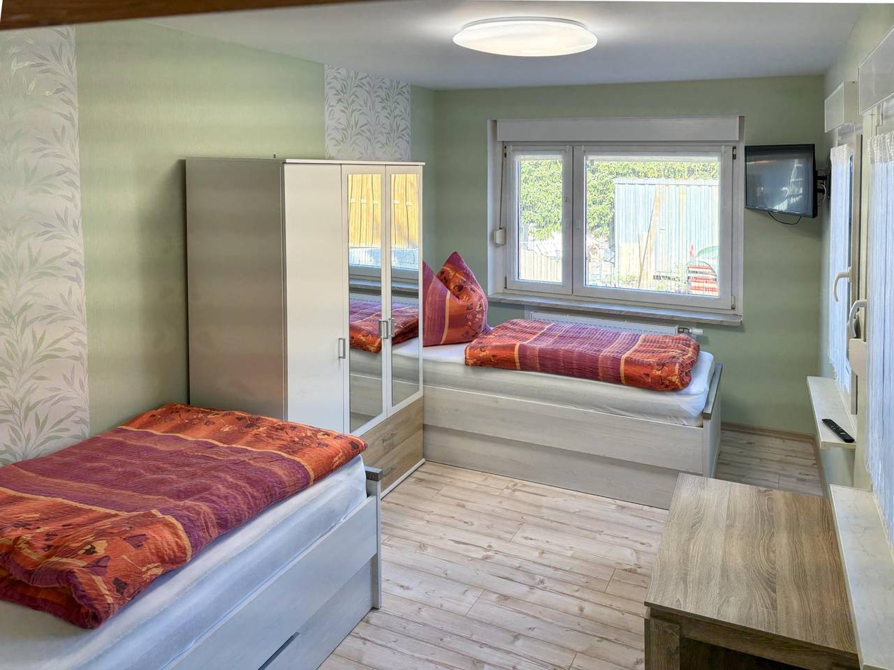 Bungalow mit überdachter Terrasse im Harz in Blankenburg, Harzvorland
