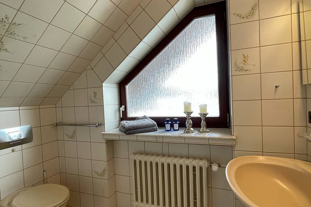 Ganze Wohnung, Lichtdurchflutete Ferienwohnung (60 qm) für zwei Personen mit Südbalkon in Bad Sassendorf, Kreis Soest