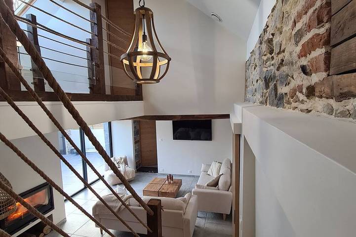 Magnificent farmhouse with hot tub in vaulted cellar in Dompierre-sur-Helpe, Avesnes-sur-Helpe