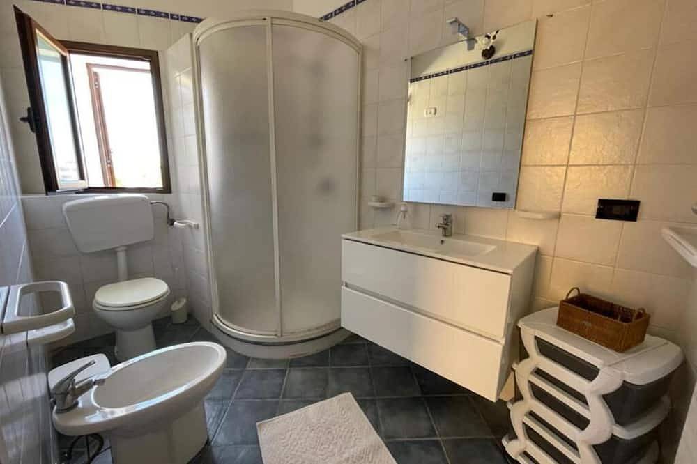 Ganze Wohnung, Apartment 42 is very bright with a sea view in Lampedusa Stadt, Pelagische Inseln