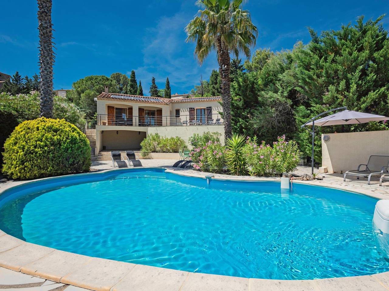 Villa avec piscine et vue sur les vignobles in Beaufort (Francia), Côte méditerranéenne (France)