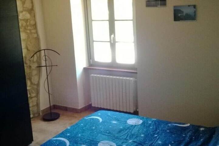 Appartamento accogliente per 8 ospiti piscina privata e jacuzzi panoramica. in Fossombrone, Valle del Metauro