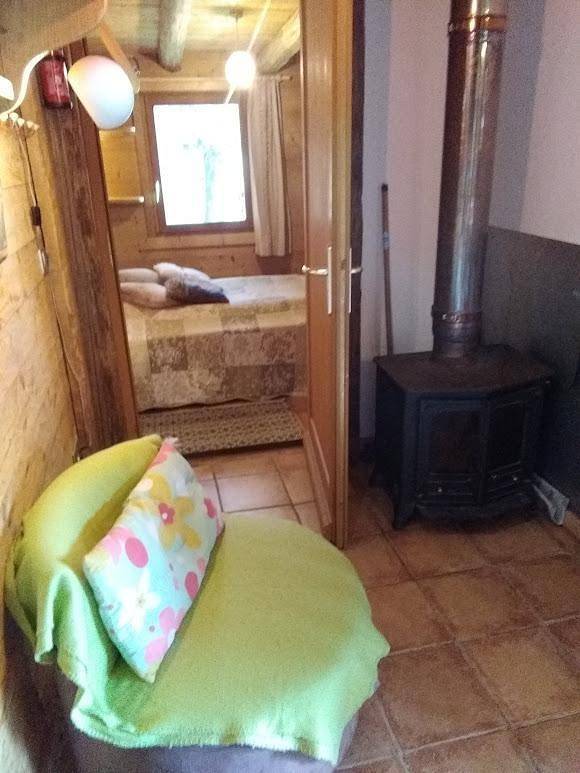 Gîte pour 6 personnes, avec terrasse, animaux acceptés à Les Déserts - 4