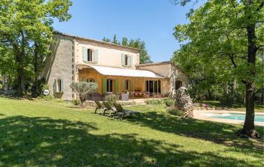 Ferienhaus für 8 Personen, mit Pool und Terrasse sowie Garten, mit Haustier in Apt