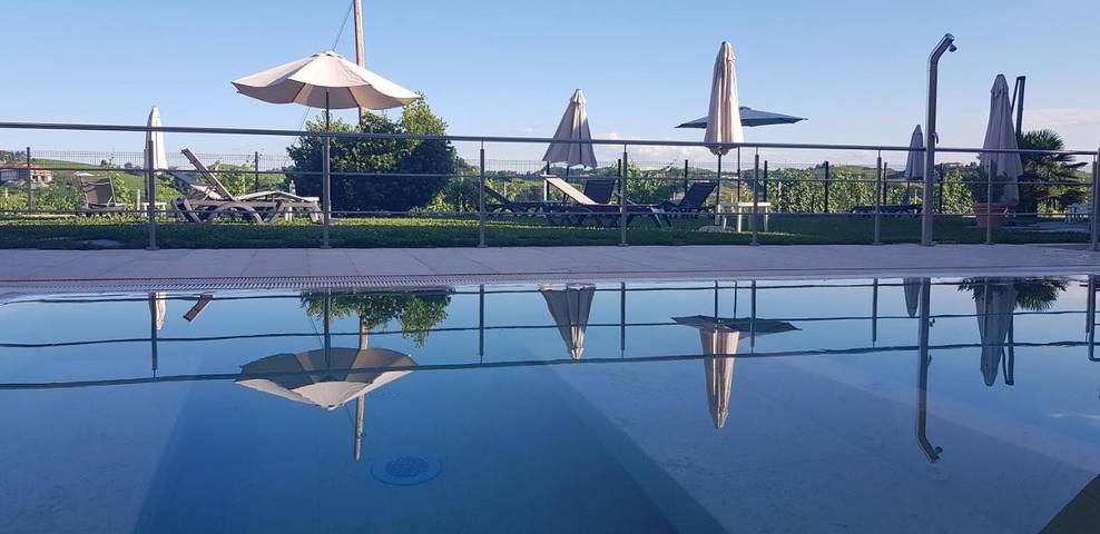 Casa vacanza per 2 persone, con Terrazza e Idromassaggio nonché Giardino e Piscina a Canale