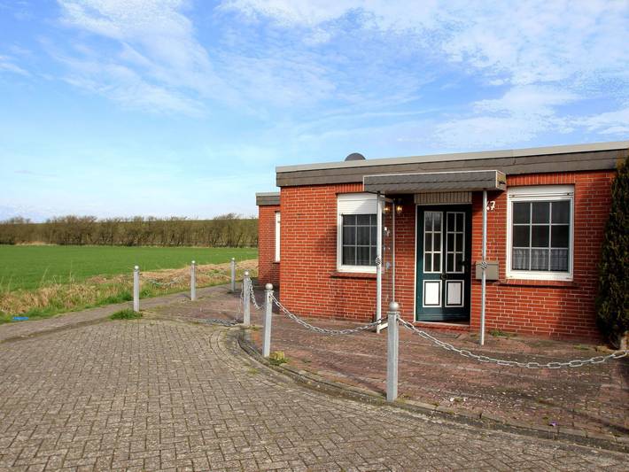 Bungalow für 7 Personen, mit Terrasse und Garten in Dornumersiel