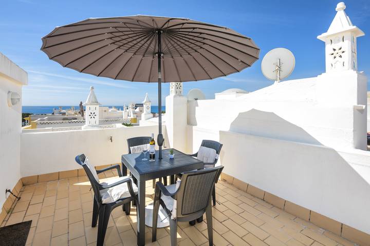Ferienhaus für 4 Personen, mit Meerblick und Pool sowie Balkon in Lagoa - 3