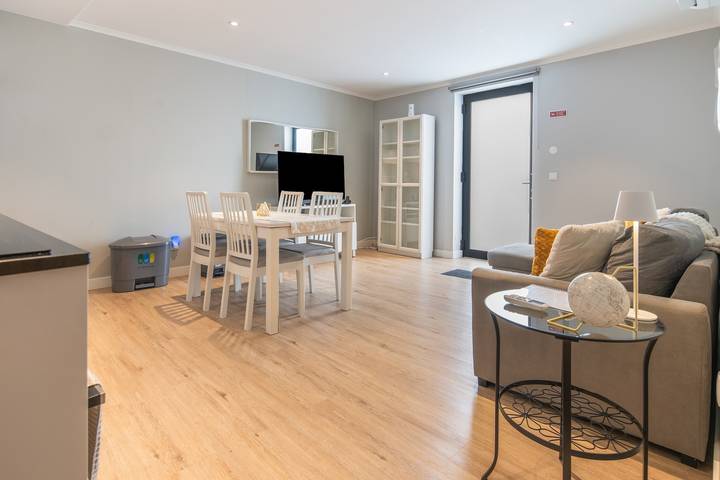 Cantinho da Fonte Apartment with Mountain View, Wi-Fi, and Air Conditioning