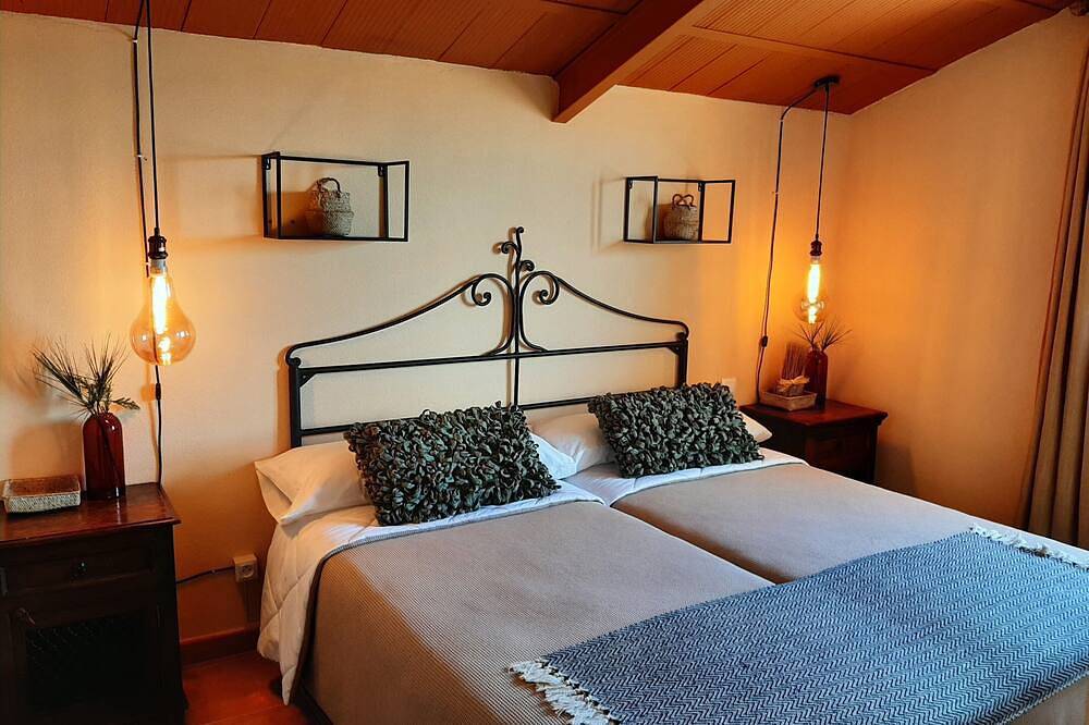 Rural Lodging At Hacienda Villarta Winery in Escalona del Alberche, Escalona