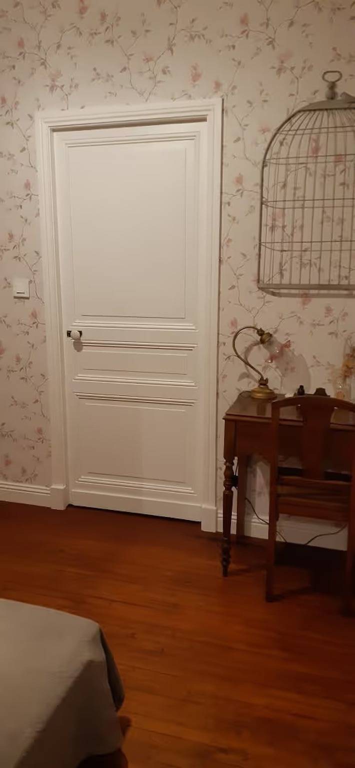 Chambre d’hôtes « Chambre Aux Oiseaux » avec jardin partagé in Hautefort, Périgord Noir