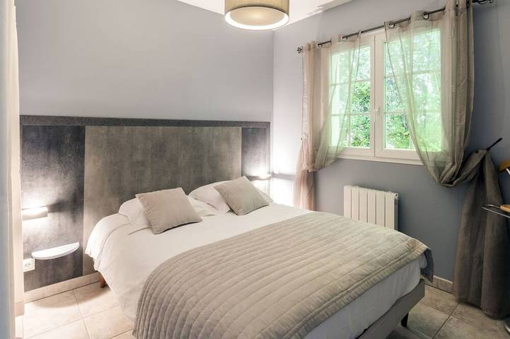 Location de vacances pour 6 personnes, avec jardin et piscine, animaux acceptés à La Bastide-Clairence - 2