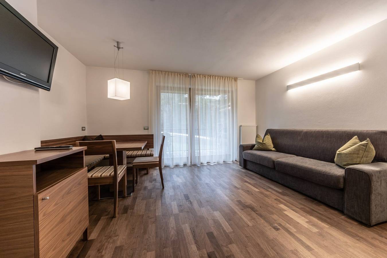 Ganze Wohnung, Ferienwohnung "Le Table C" mit Bergblick, Garten und Wlan in San Vigilio di Marebbe, Enneberg