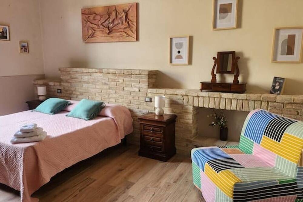 Ganze Wohnung, Entire apartment in the historic center of Foligno in Foligno, Perugia Provinz